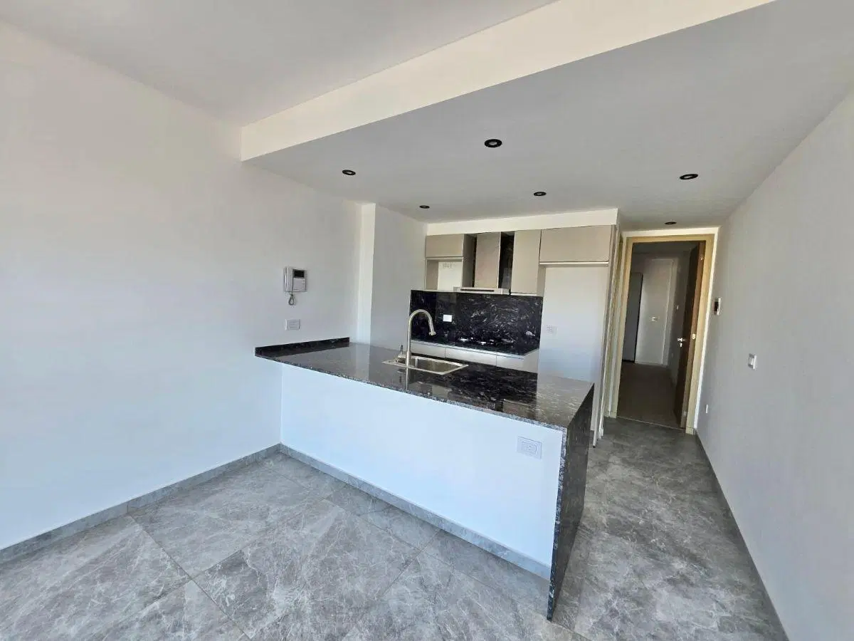 SEMIPISO 3 AMB - SUITE - PARRILLA - COCHERA - PISCINA // SARMIENTO 170 3