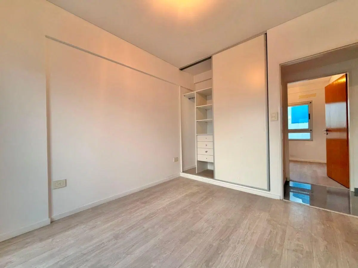PISO 3 AMB - TERRAZA - COCHERA // PATRON 7263 4