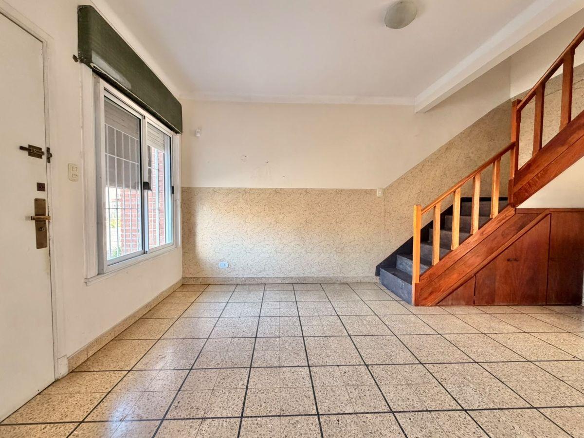 Foto de CASA 5 AMB - CENTRICA // FRAY LUIS BELTRÁN 521, imagen 4