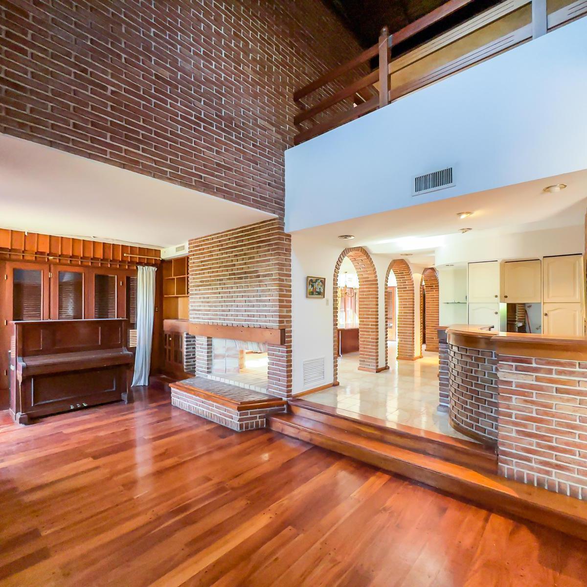 Foto de Casa 5 dormitorios, terreno 1200m2, pileta, quincho, Centro de Funes., imagen 4