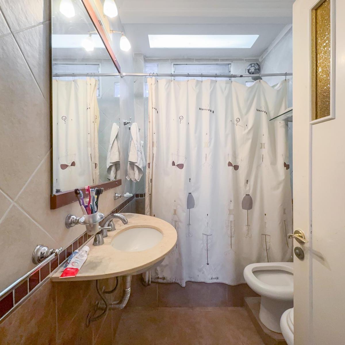 Casa en Venta, 4 Dorm., Terraza, Patio, Parrilla, Cocina Separada 5