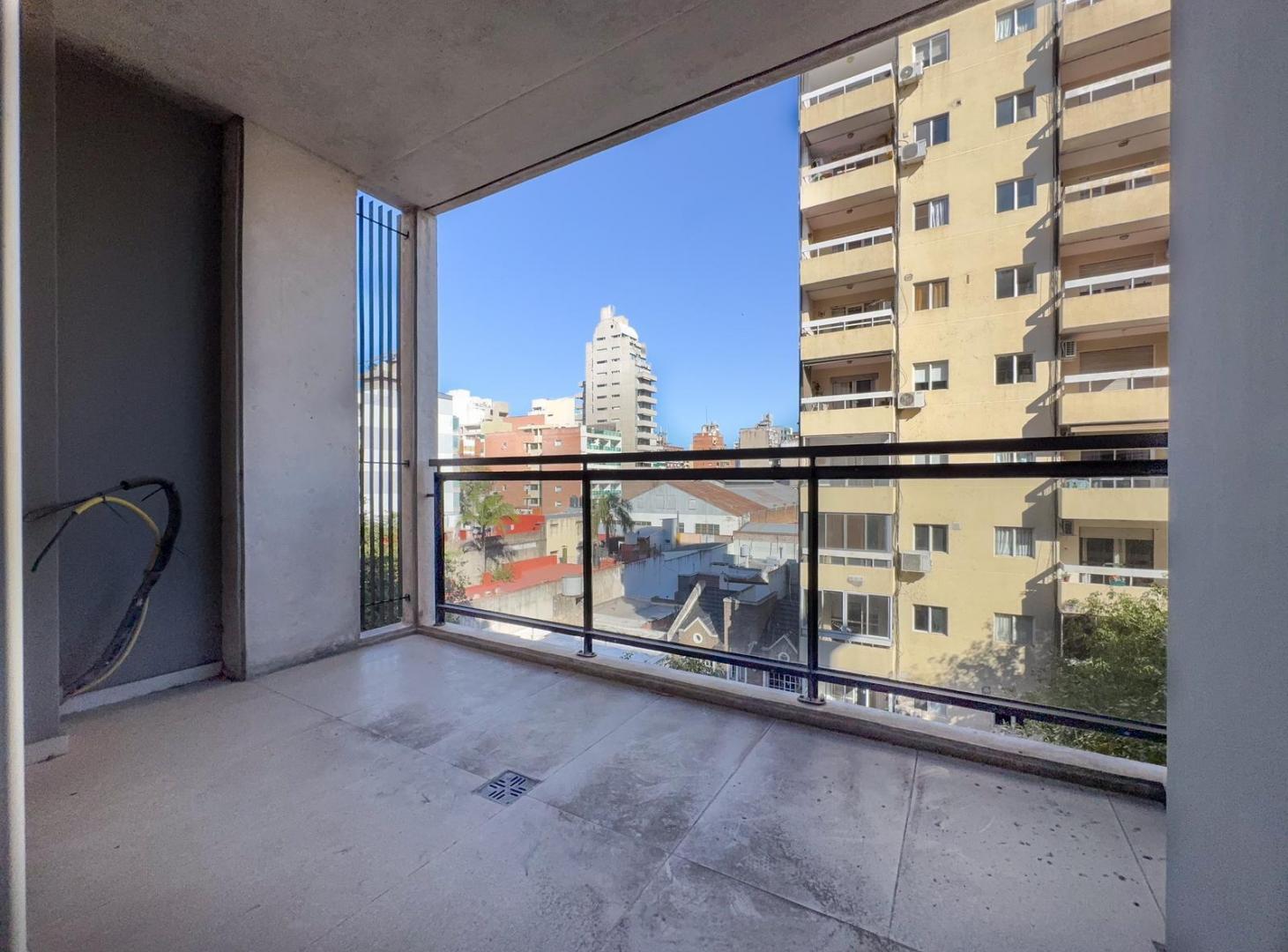 Departamento 2 dormitorios, estrenar, cochera, zona rio, radiadores, amenities