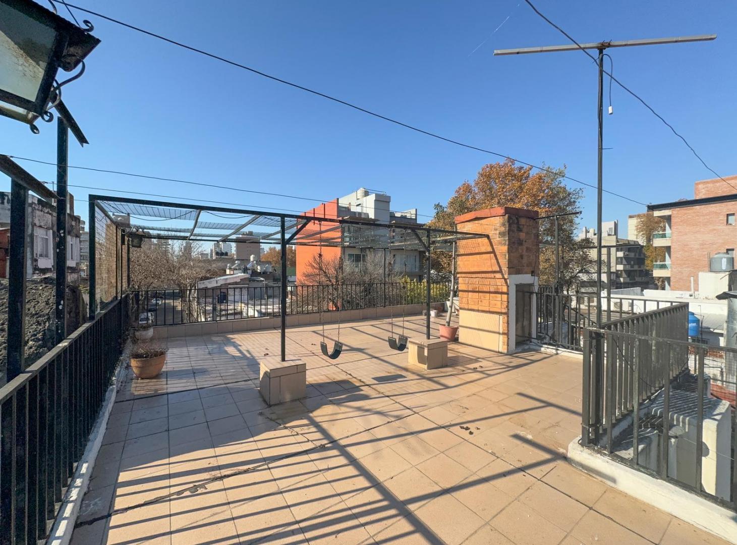 Casa en venta, 4 dormitorios, terraza, patio, parrilla, cocina separada