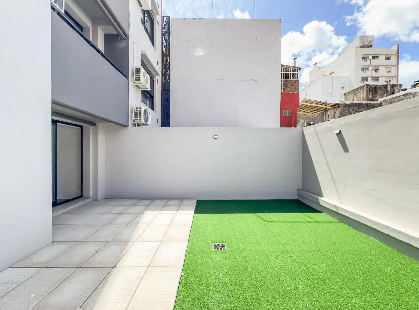 Departamento 1 dormitorio, estrenar, patio, cochera, Centro 4