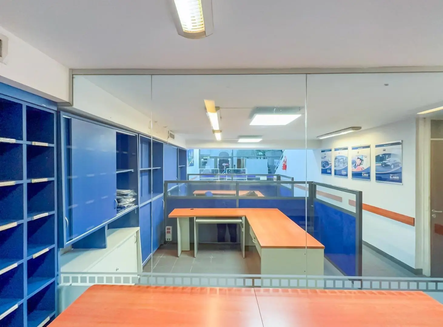 Local comercial en alquiler, 6mts de vidriera, ascensor, 2 plantas, Lourdes 2