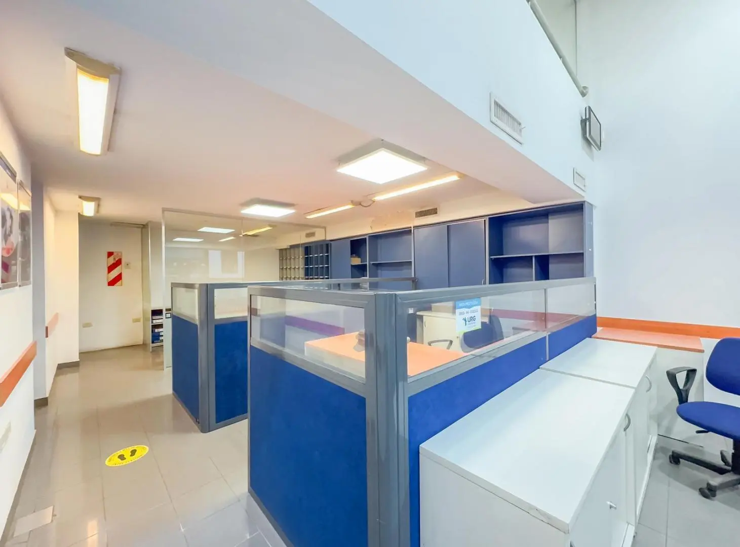 Local comercial en alquiler, 6mts de vidriera, ascensor, 2 plantas, Lourdes 3
