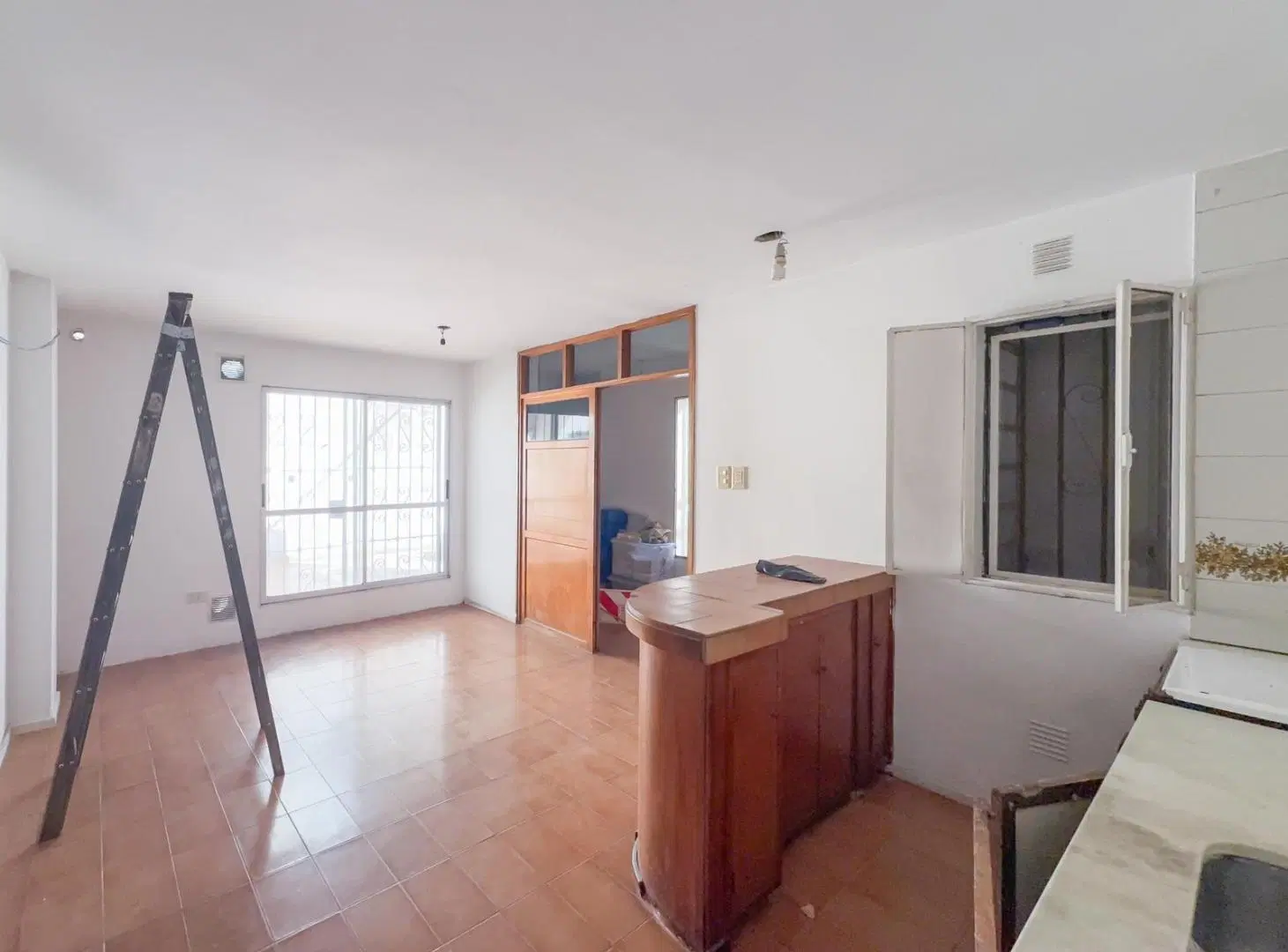 Oficina en alquiler sobre calle oroño, pasos tribunales, sanatorios, zona centro 5
