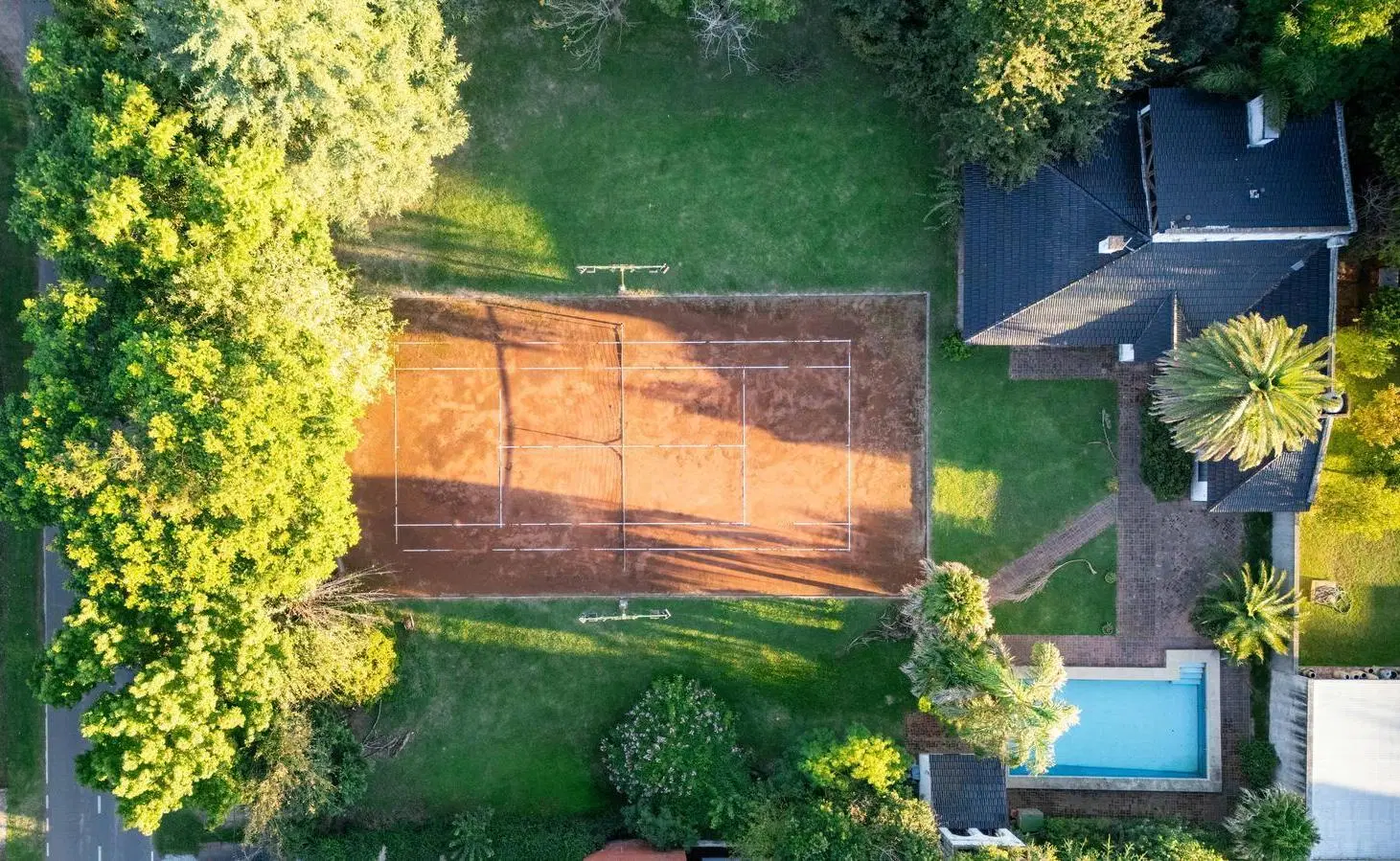 Casa 2 dormitorios, terreno 2300 mt2, excelente ubicacion, funes 2