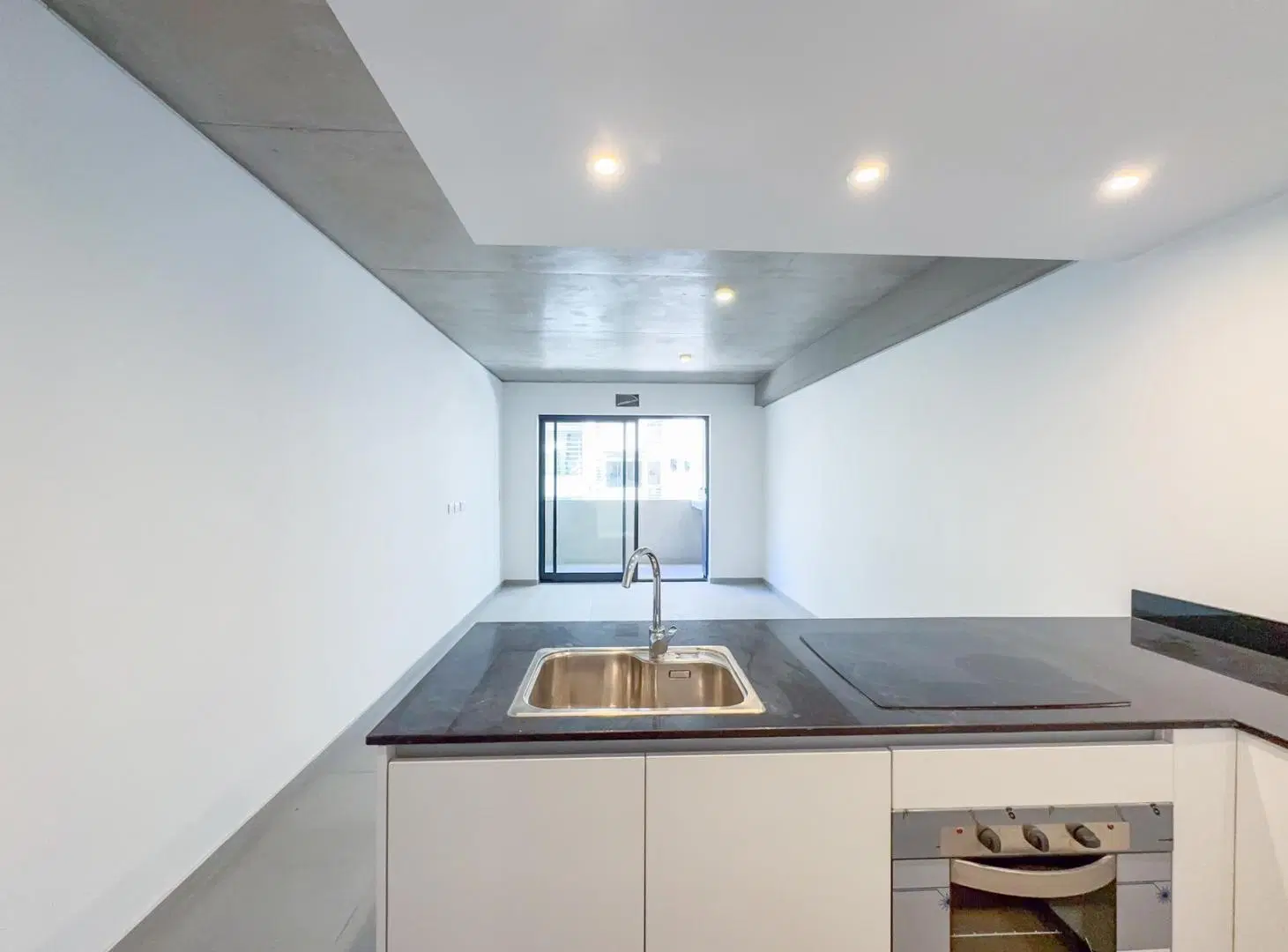Departamento 1 dormitorio, balcon frente, amenities, zona Rio 2