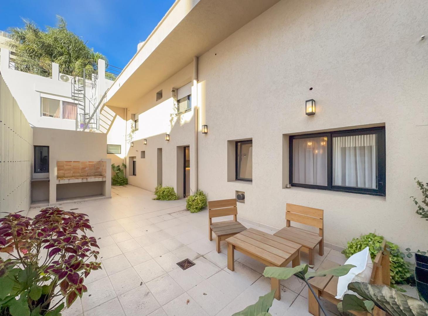 Casa de pasillo, 3 dormitorios, patio, suite, lourdes