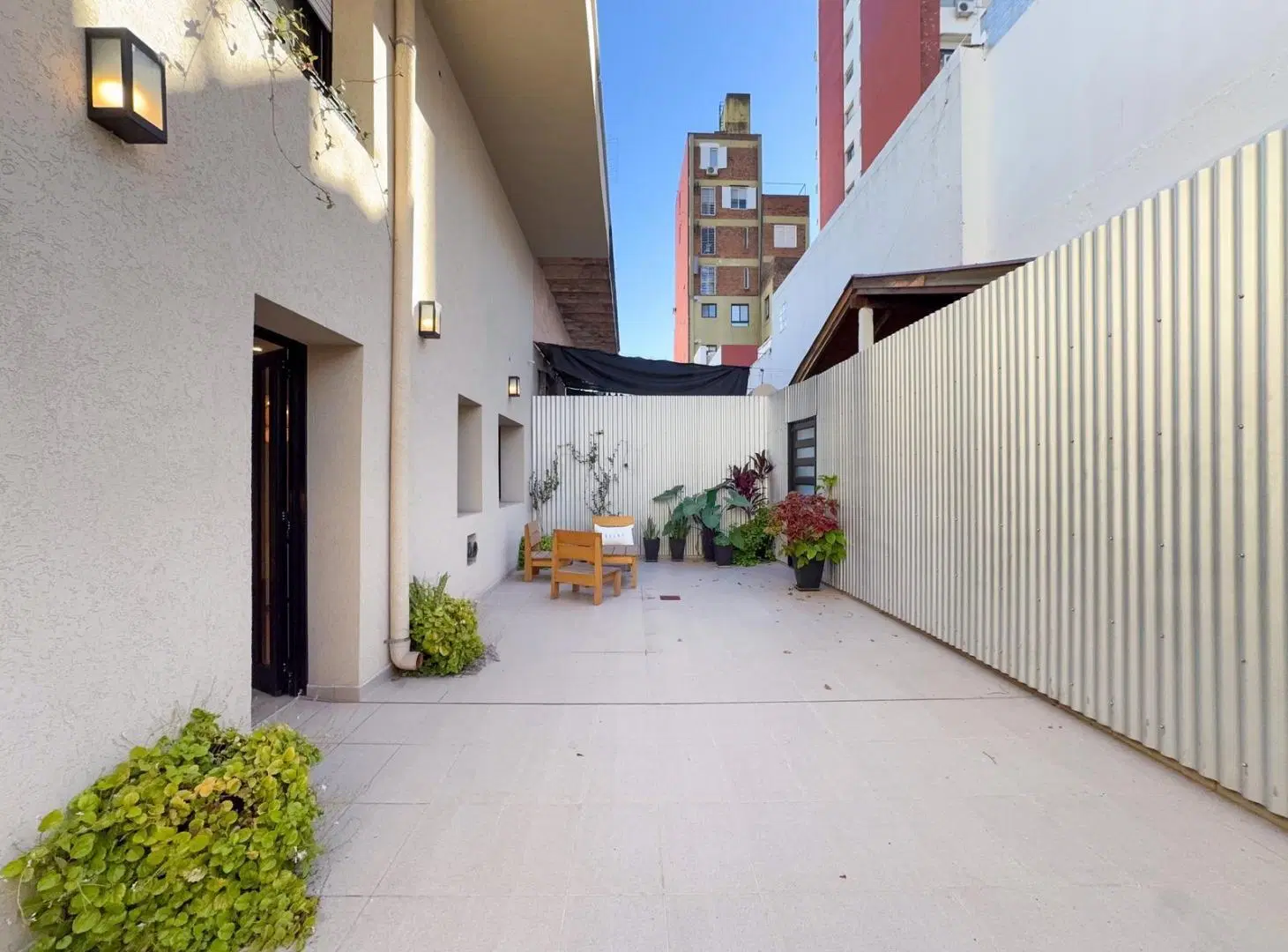 Casa de pasillo, 3 dormitorios, patio, suite, lourdes 3