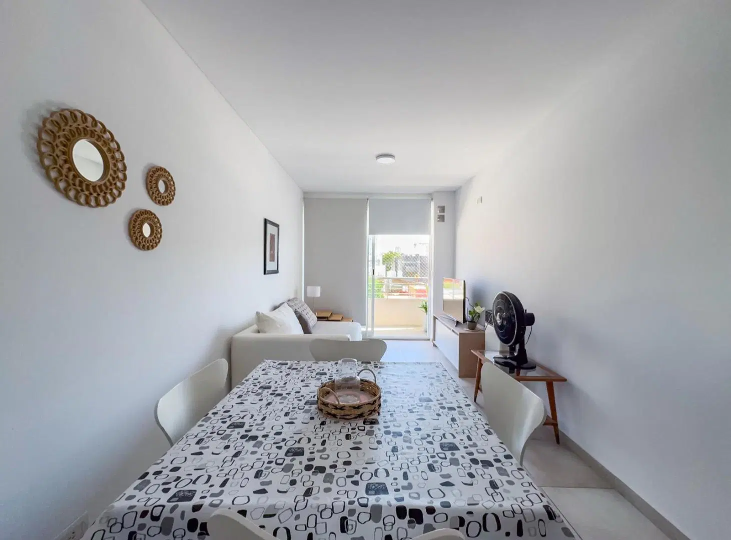 Departamento 1 dormitorio en alquiler, balcon, amplio, Pichincha 3