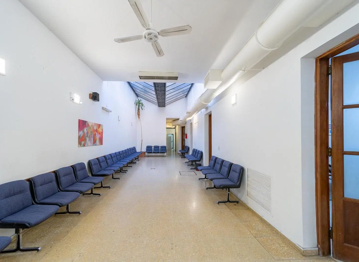Local comercial, 2 plantas, terraza, varias oficinas/consultorios, Centro 2