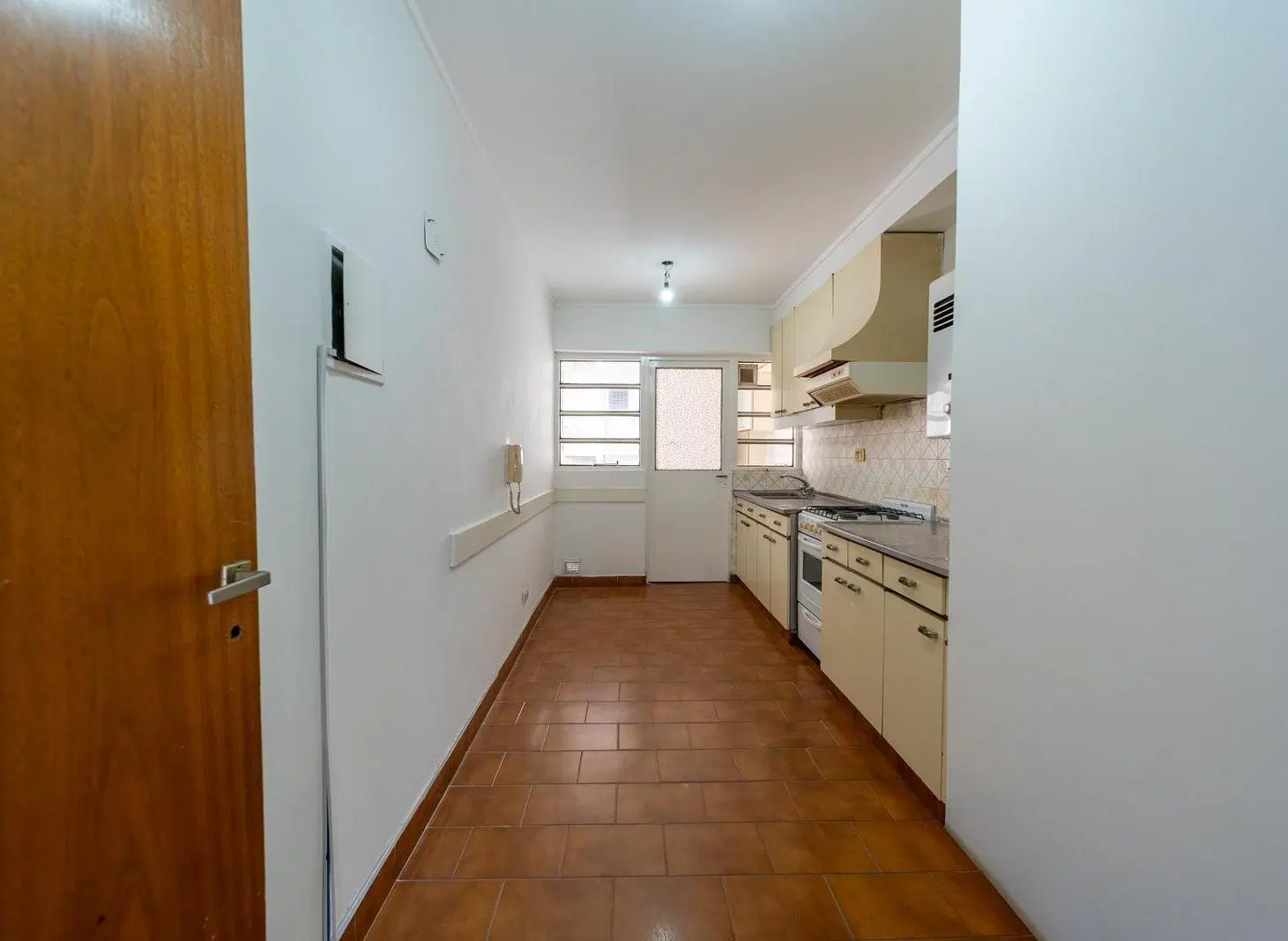 Departamento 2 dormitorios, cocina separada, balcon, centro 2