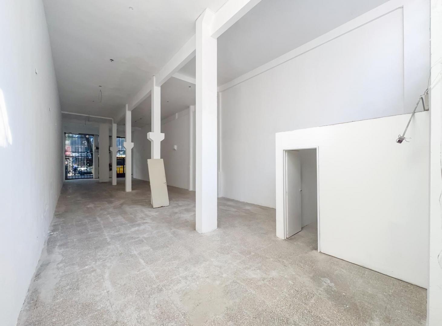 Foto de Local en alquiler, calle San Luis, 270m2, 4 baños, Centro, imagen 4