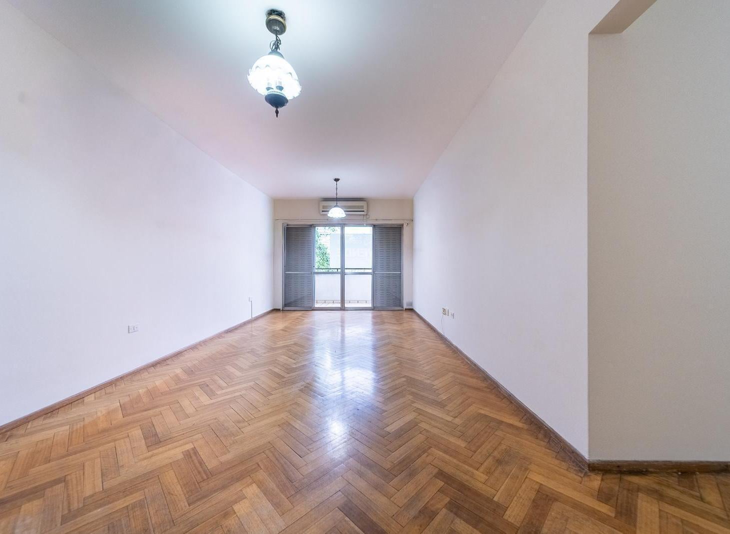 Foto de Departamento 2 dormitorios, cochera, cocina separada, vista plaza, imagen 1
