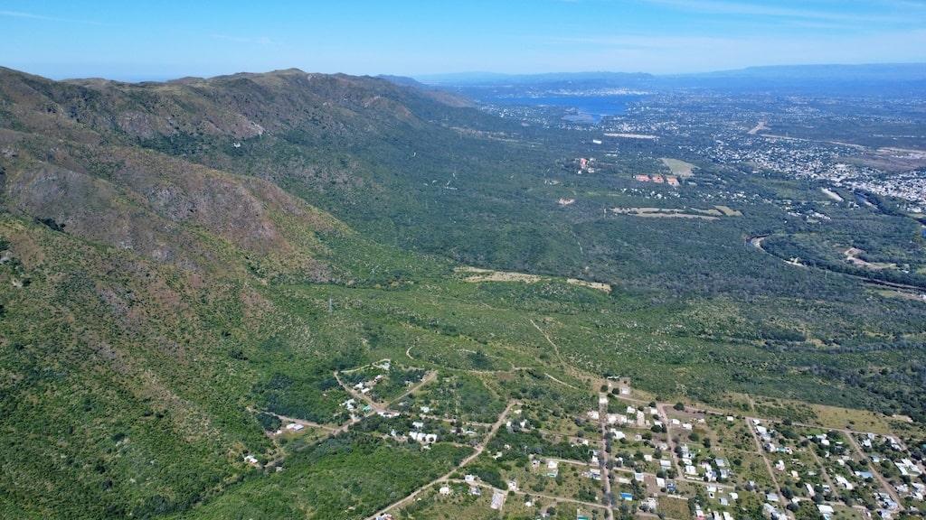 Vendo fracción de Campo En la ladera de las sierras De Cosquín. Córdoba.