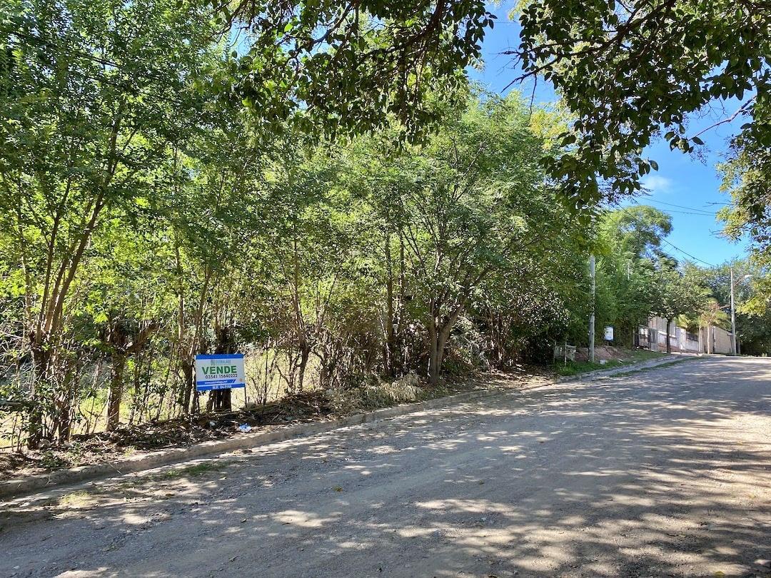 Vendo Lote Esquina en Villa Carlos Paz, Córdoba. 2