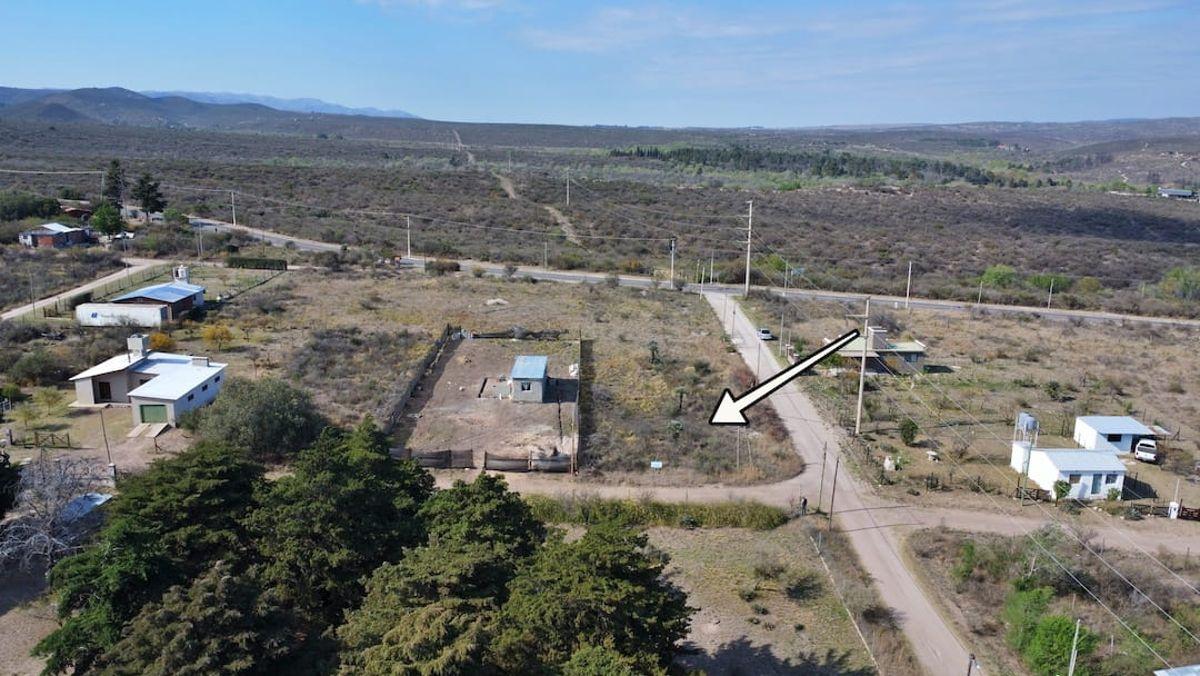 Foto de Vendo lote amplio en Los Cocos, Córdoba. Esquina con gas natural., imagen 2