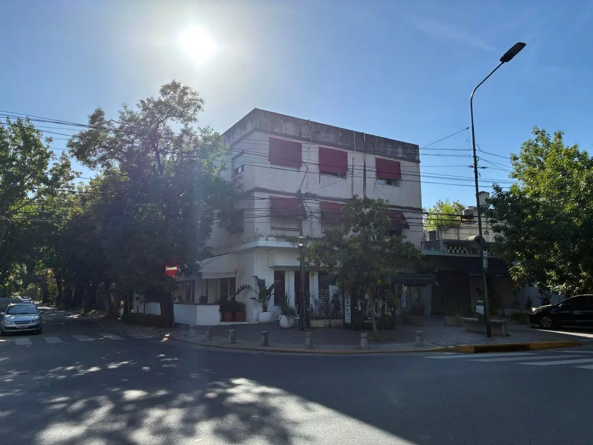 LOCALES CON VIVIENDAS VENTA EN BLOCK 2
