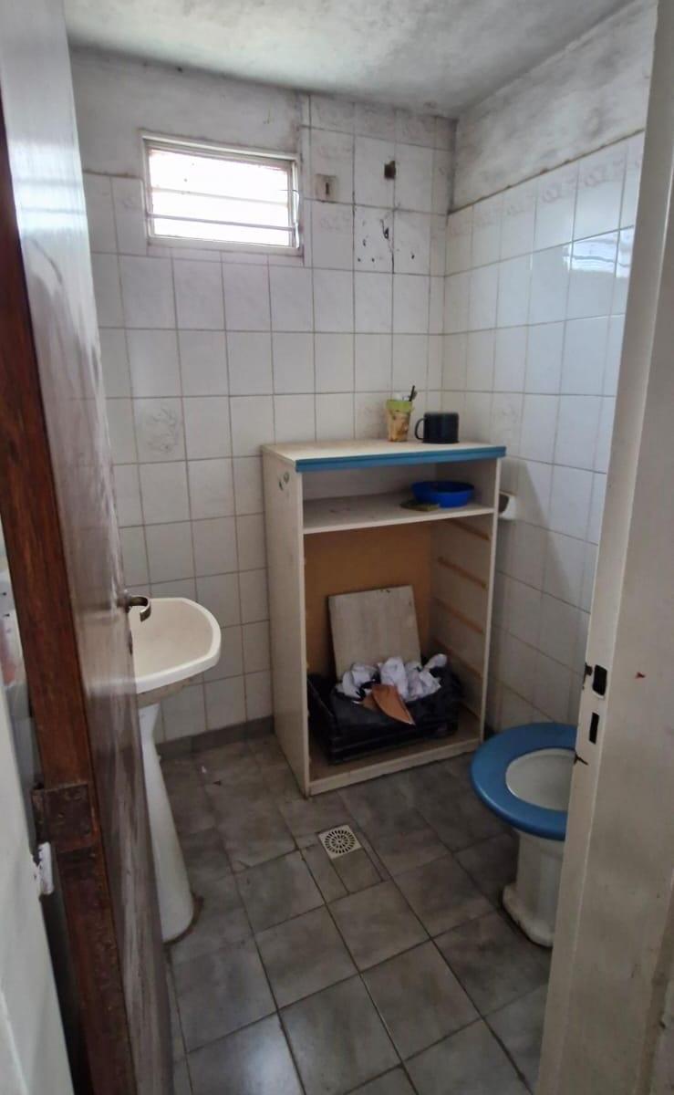 Oportunidad Vendo Amplio Terreno con Galpón y Local Comercial 3
