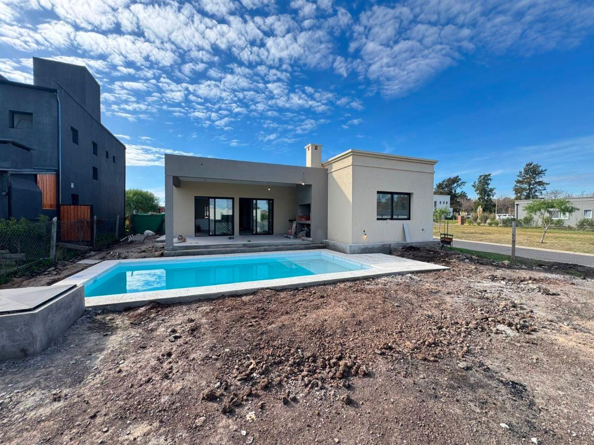 casa 4 ambientes barrio santa elisa pilar del este