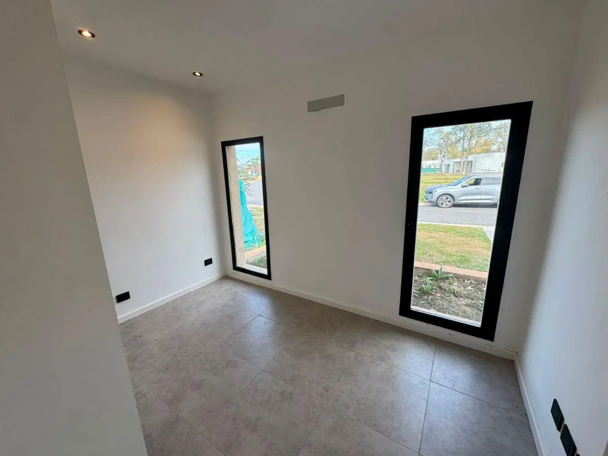 casa 4 ambientes barrio santa sofia pilar del este 5