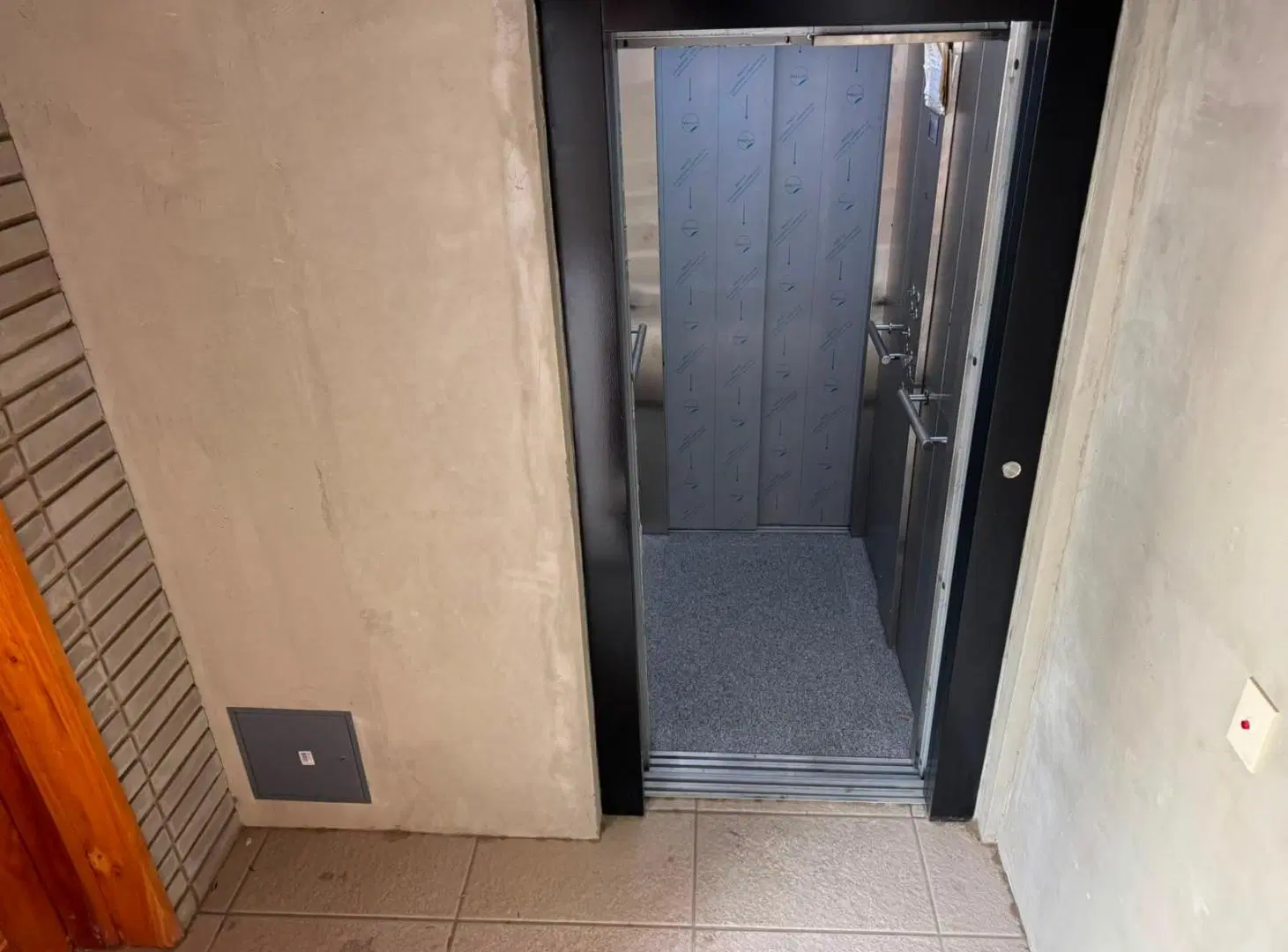 ALQUILER DEPTO DOS AMBIENTES CON TERRAZA PROPIA, EN VICTORIA 4