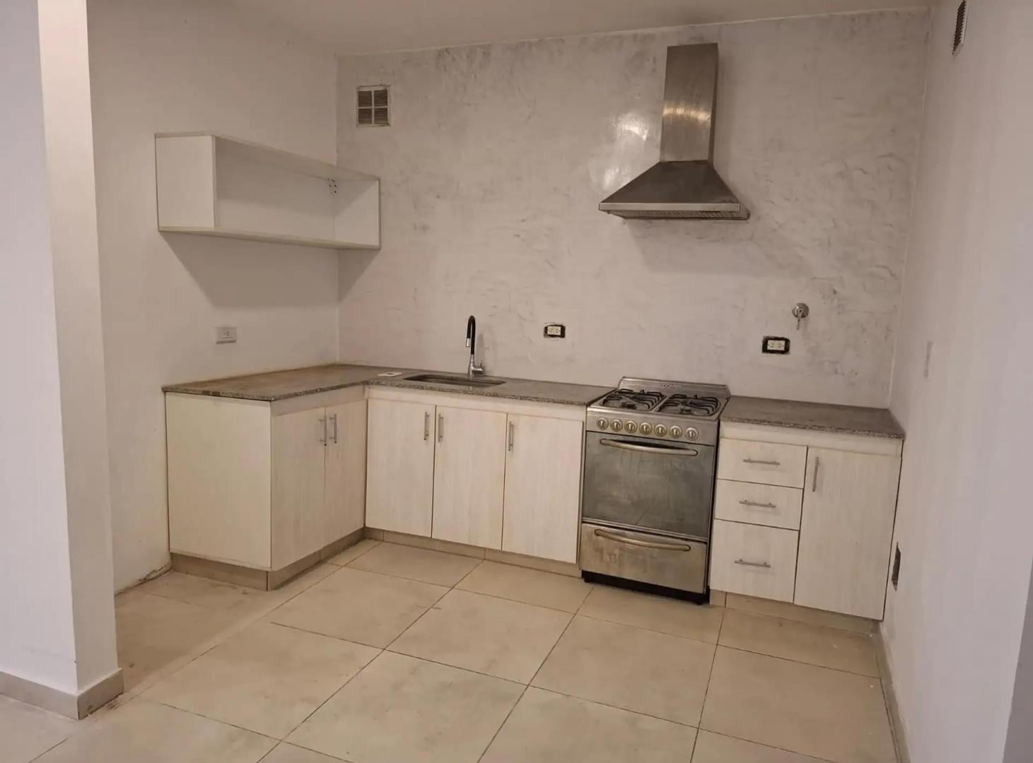 Foto de ALQUILER CASA EN DOS PLANTAS EN BARRIO LOS ARCES, imagen 3