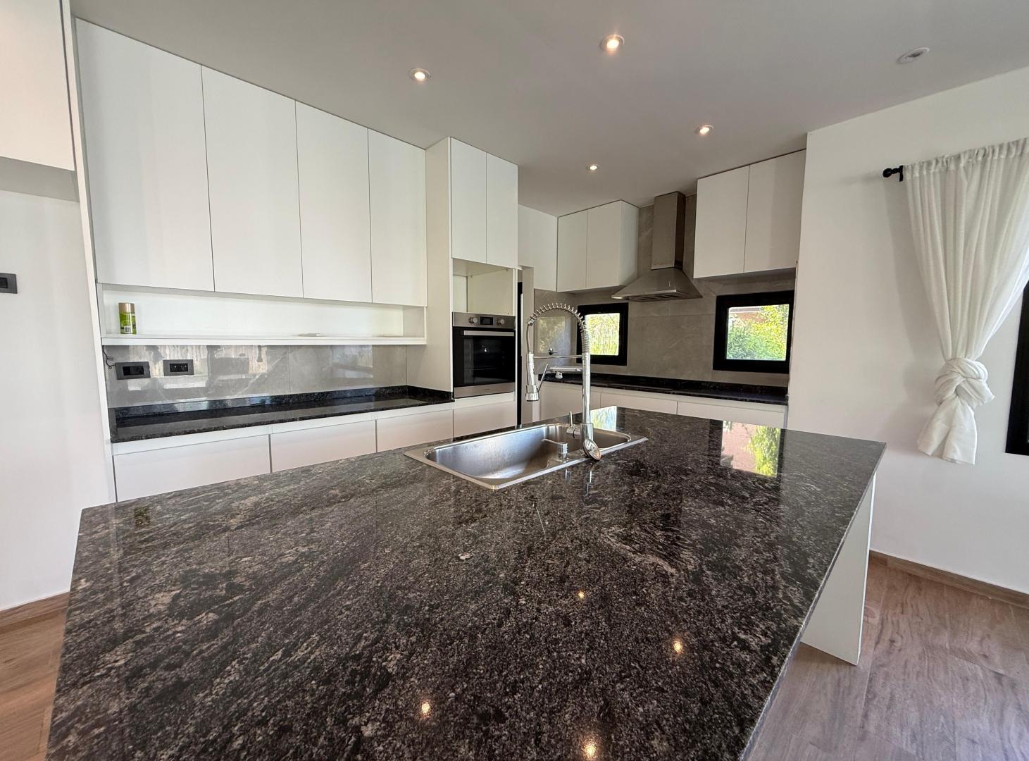 Foto de CASA EN VENTA EN BARRIO LAGOON PILAR, EXCELENTE OPORTUINIDAD, imagen 2
