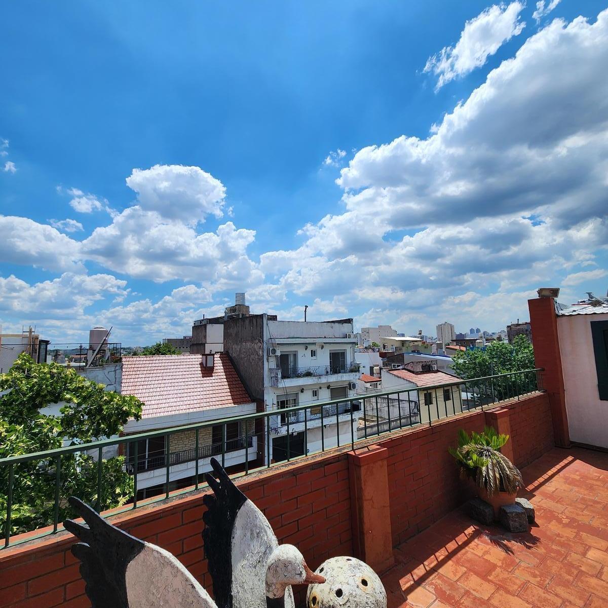 Hermoso PH 4 Amb Al Frente con Terraza y Parrila 2
