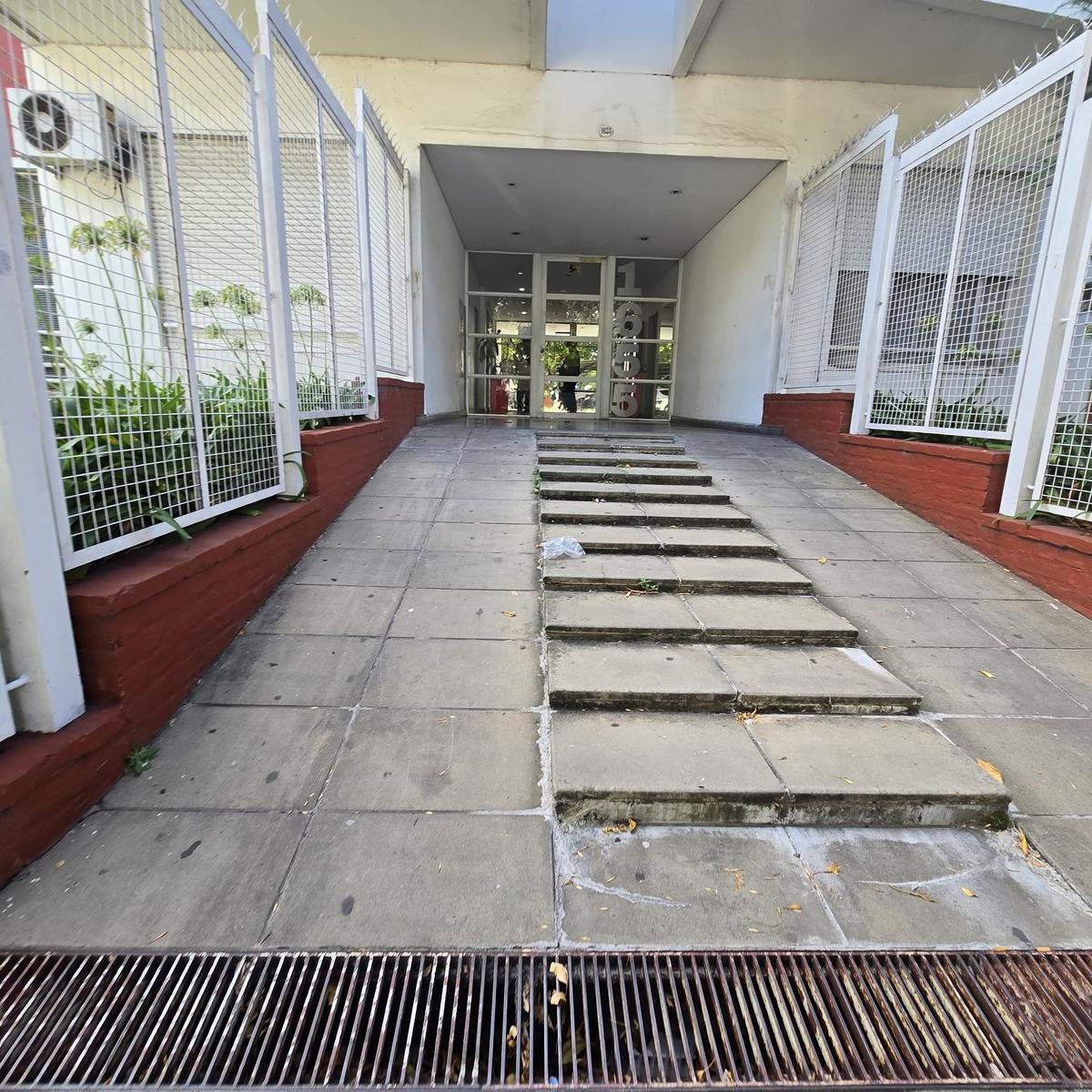 Departamento 3 Ambientes - Cochera - Al Frente con Balcon 3