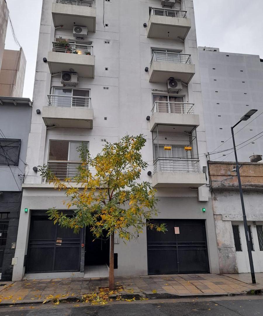 DEPARTAMENTO MONOAMBIENTE EN ALQUILER EN BOEDO EN EXCELENTE ESTADO
