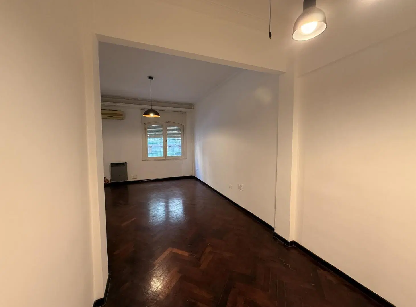 DEPARTAMENTO 3 AMBIENTES EN CABALLITO CON BALCÓN AL FRENTE Y COCINA SEPARADA 4