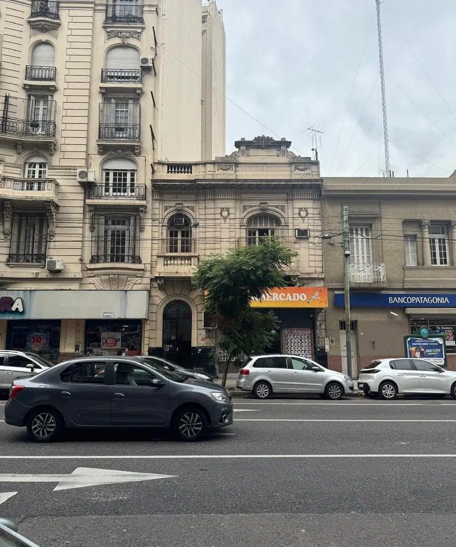 LOTE TIPO L en AVENIDA RIVADAVIA y QUINTINO BOCAYUVA 2