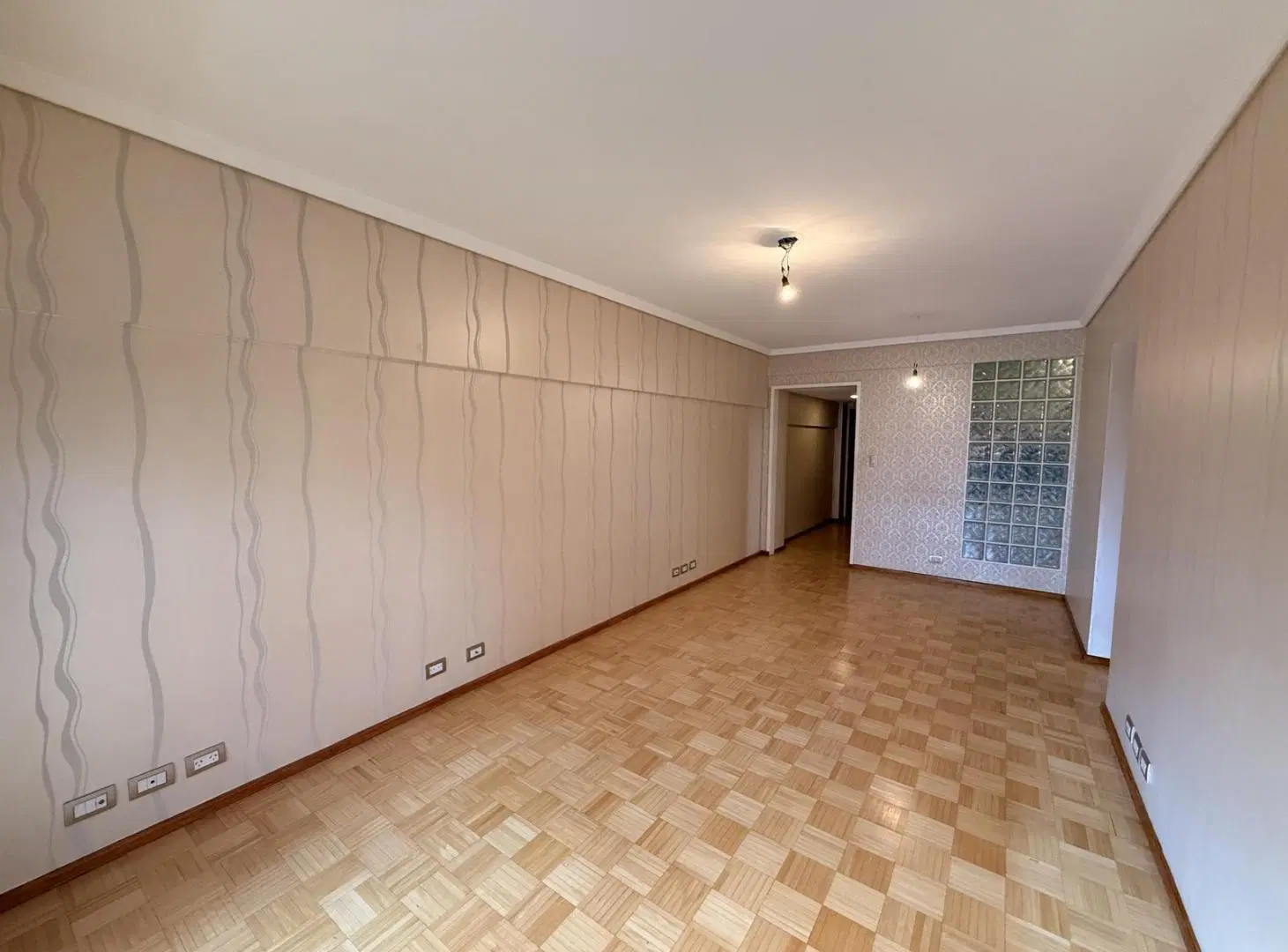 DEPARTAMENTO 4 AMBIENTES CON DEPENDENCIA EN ALQUILER EN CABALLITO CON BALCÓN CORRIDO 4