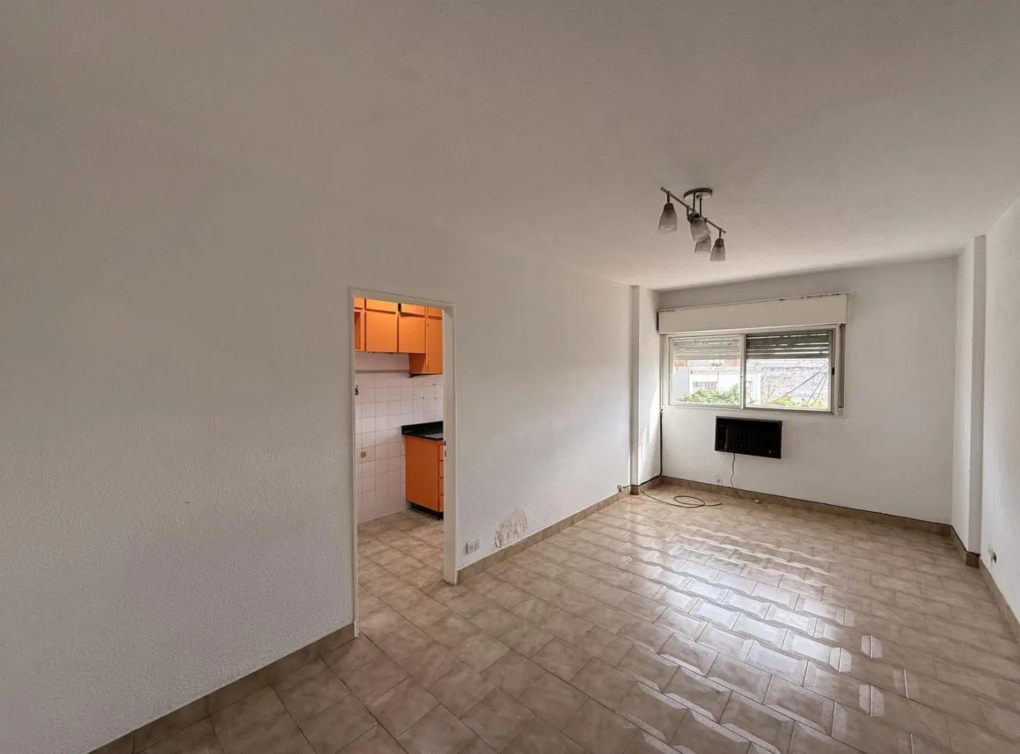 DEPARTAMENTO 4 AMBIENTES EN FLORESTA CON COCINA SEPARADA Y LAVADERO INDEPENDIENTE 2