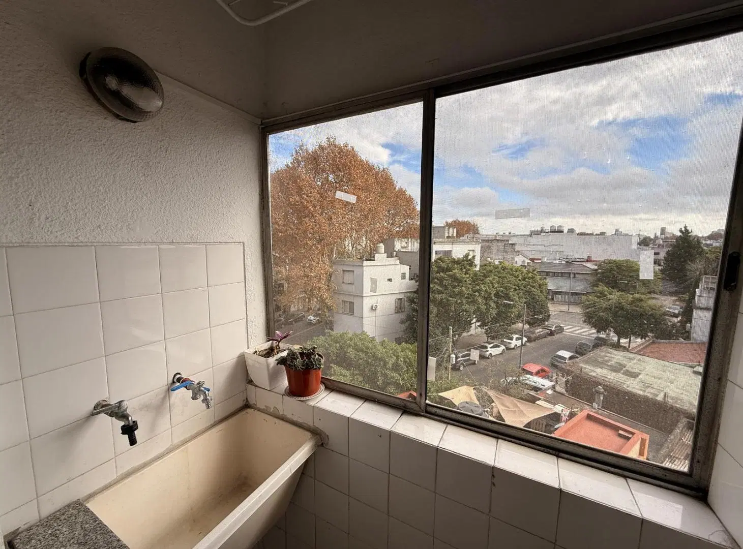 DEPARTAMENTO 4 AMBIENTES EN FLORESTA CON COCINA SEPARADA Y LAVADERO INDEPENDIENTE 5
