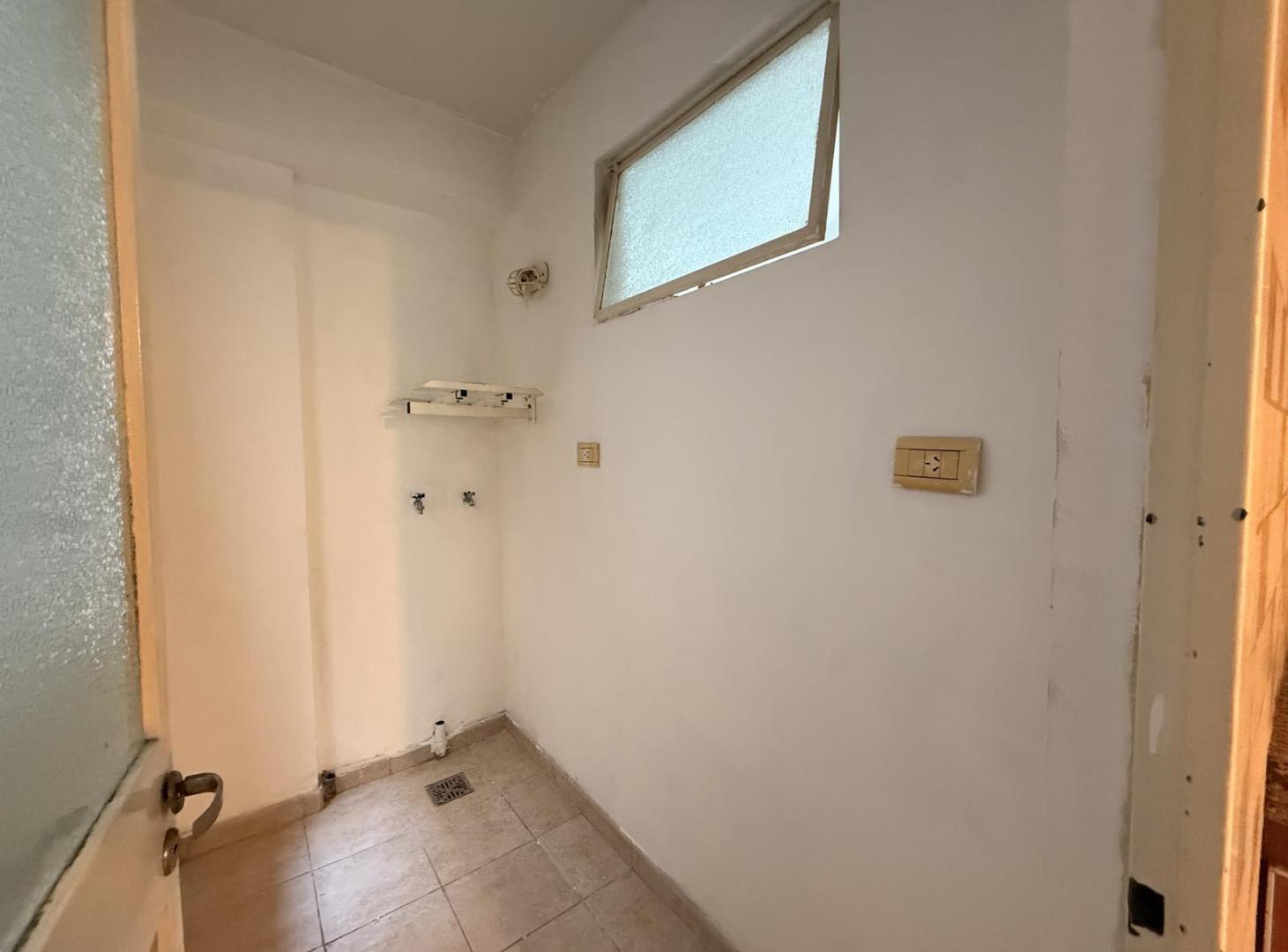Foto de DEPARTAMENTO 3 AMBIENTES EN VENTA EN FLORES CON BALCÓN AL FRENTE, imagen 4