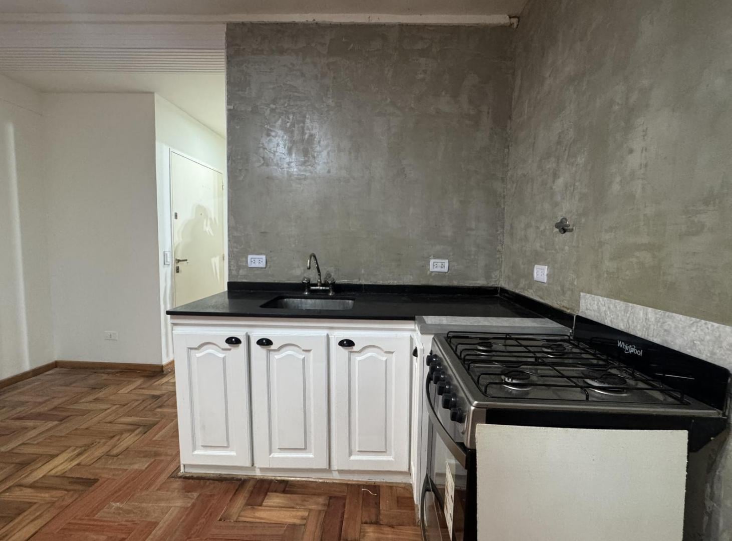 Foto de DEPARTAMENTO 2 AMBIENTES CON ESCRITORIO Y BAULERA EN ALQUILER EN, imagen 2