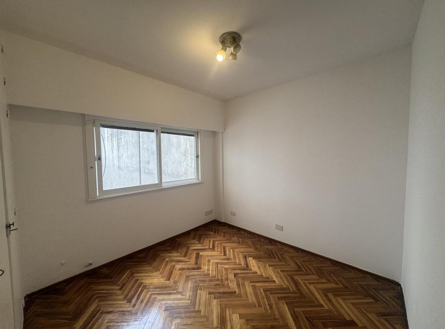 Foto de DEPARTAMENTO 2 AMBIENTES EN ALQUILER EN CABALLITO CON COCINA SEPARADA Y, imagen 5