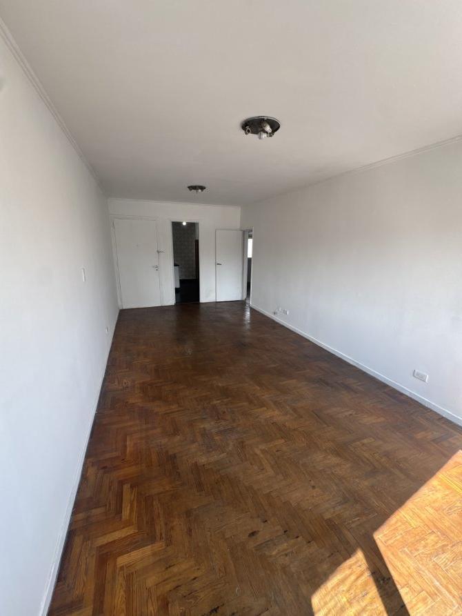 Foto de DEPARTAMENTO 3 AMBIENTES EN ALQUILER EN PARQUE CHACABUCO CON BALCÓN AL, imagen 5