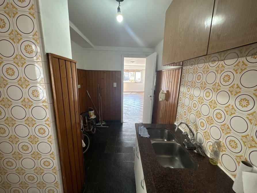 Foto de DEPARTAMENTO 3 AMBIENTES EN ALQUILER EN PARQUE CHACABUCO CON BALCÓN AL, imagen 3