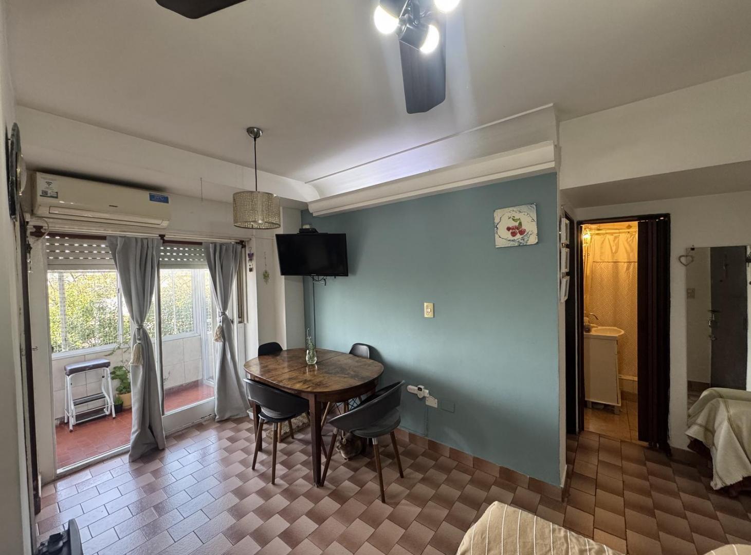 Foto de DEPARTAMENTO 2 AMBIENTES EN VENTA EN PARQUE CHACABUCO CON BALCÓN CORRIDO, imagen 5