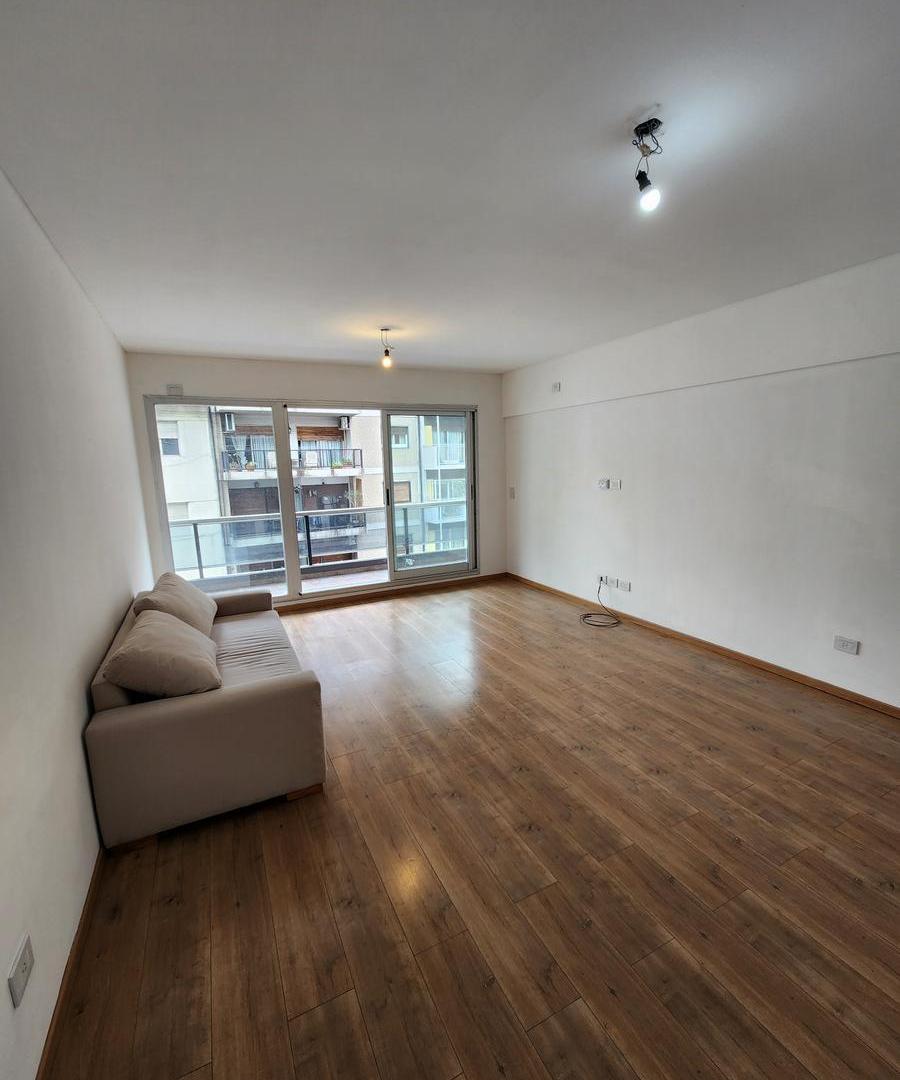 Foto de DEPARTAMENTO 2 AMBIENTES EN ALQUILER EN CABALLITO CON BALCÓN AL FRENTE, imagen 3