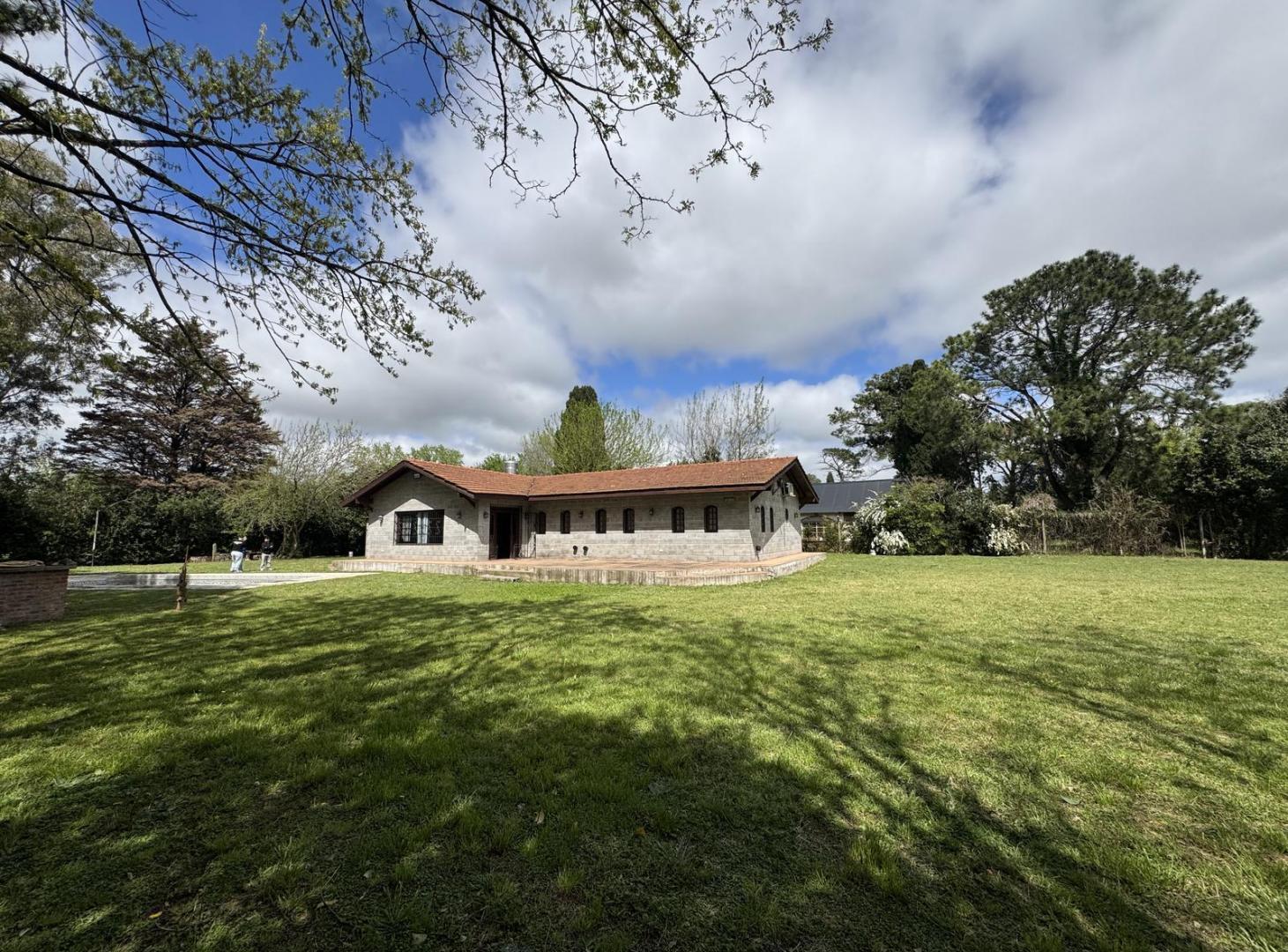 Foto de CASA QUINTA EN VENTA EN BARRIO LAS LOMAS CON PILETA Y AMPLIO TERRENO, imagen 1