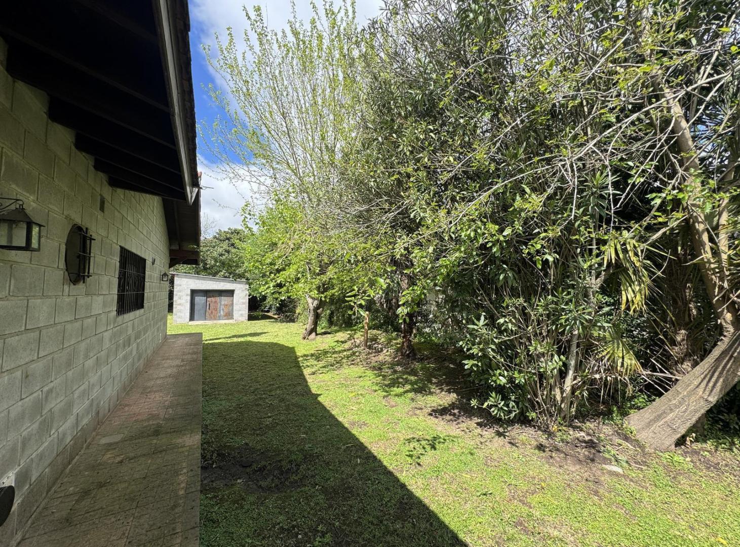 Foto de CASA QUINTA EN VENTA EN BARRIO LAS LOMAS CON PILETA Y AMPLIO TERRENO, imagen 2