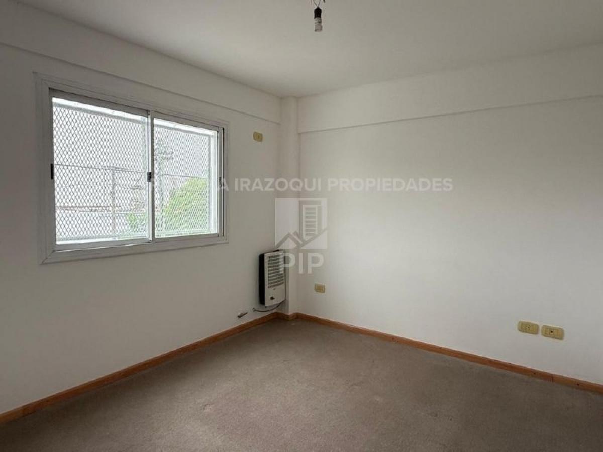 Foto de Departamento en Alquiler en Villa Sarmiento, imagen 3