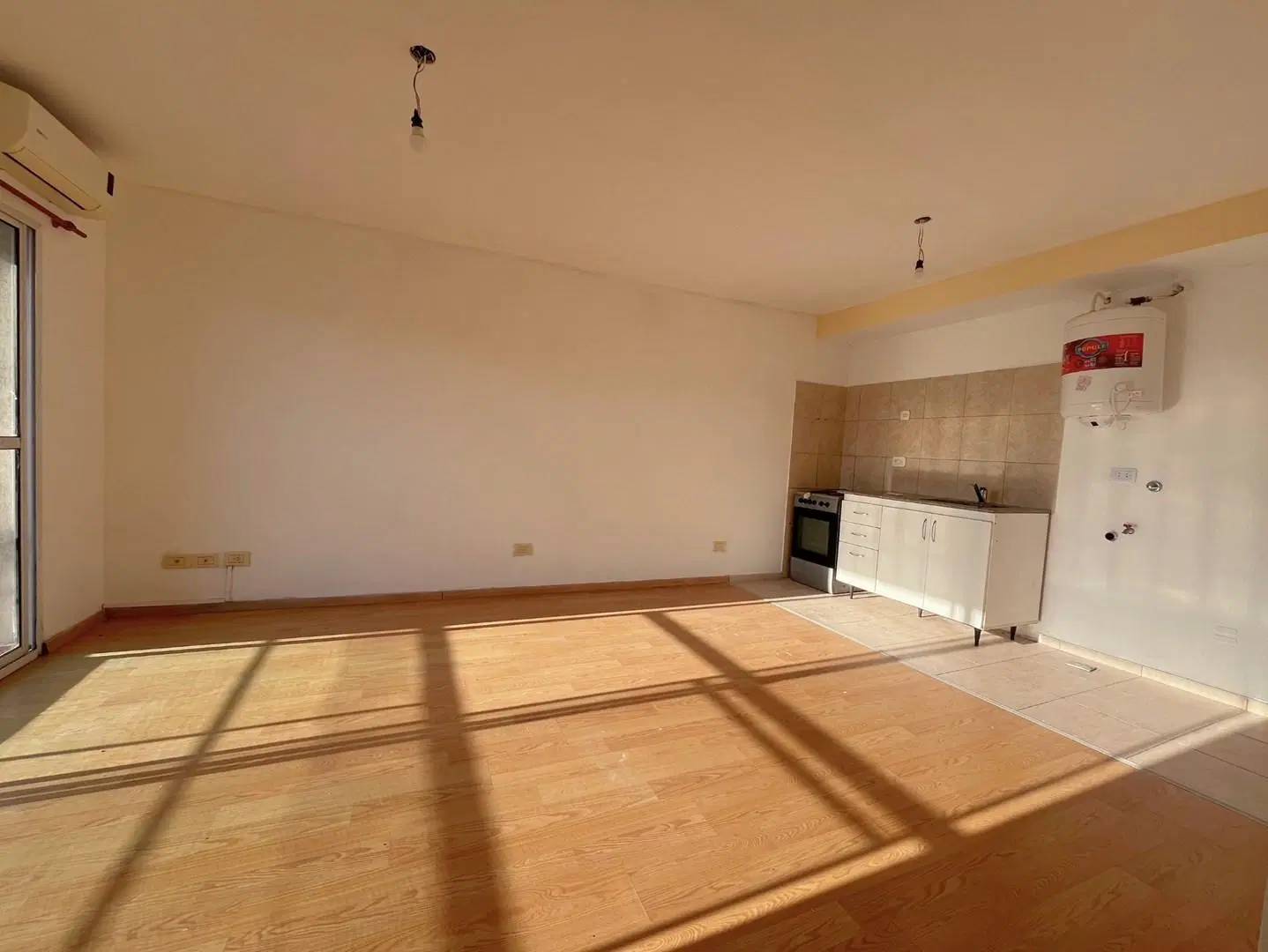 Departamento en semipiso de dos ambientes en alquiler en San Fernando 3