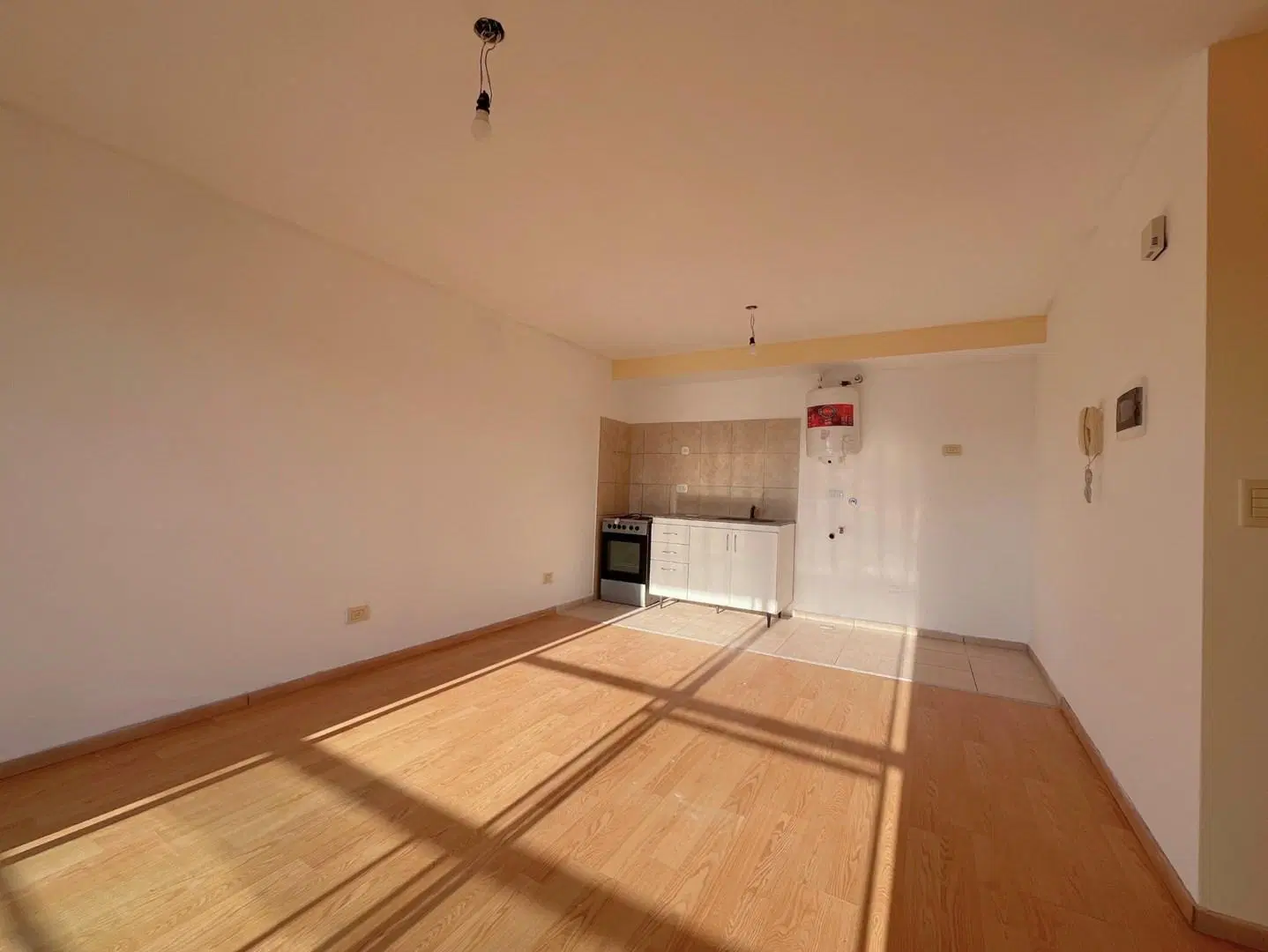 Departamento en semipiso de dos ambientes en alquiler en San Fernando 2